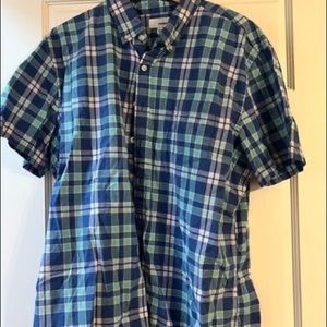 Mens collared shirt
Shore sleeve 
Sonoma brand 
Size XL
Blue/teal plaid